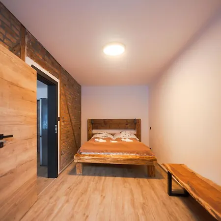Apartment Pechblend & Silberstein