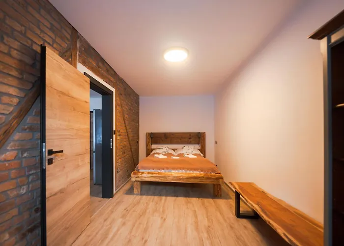 Apartament Pechblend & Silberstein